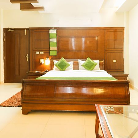 Treebo Shanta Inn ลัคเนา ภายนอก รูปภาพ