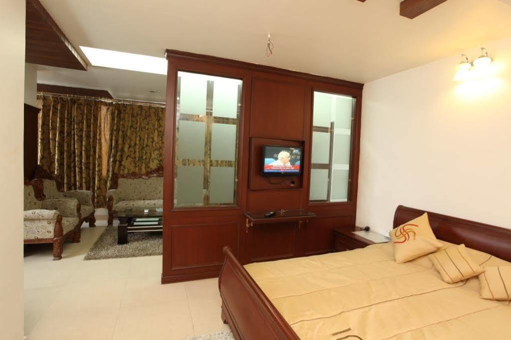 Treebo Shanta Inn ลัคเนา ภายนอก รูปภาพ