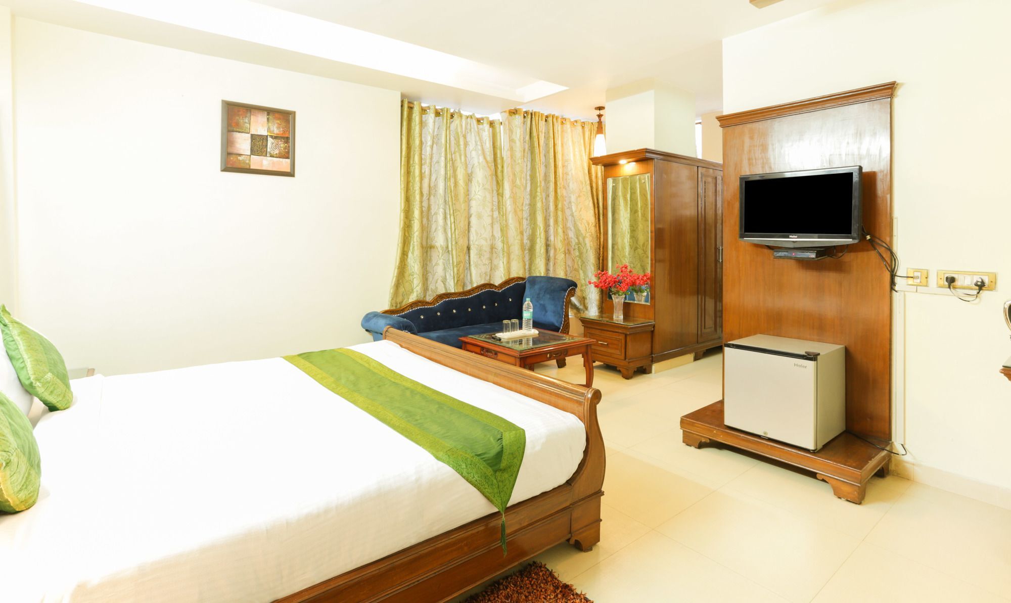 Treebo Shanta Inn ลัคเนา ภายนอก รูปภาพ